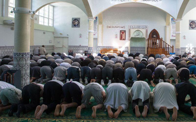 France Considers National School for Imam Training to Address Islamic Separatism