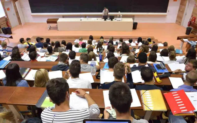 France International Student Aid Cut to 30% in 2026-2027