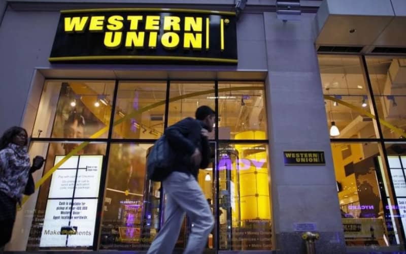 France Proposes Bill to Cut Remittance Costs for Immigrants, Including Moroccans