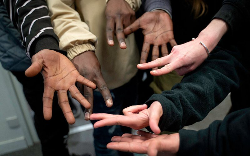 France's Foreign Population Lags Behind European Neighbors, Insee Study Reveals