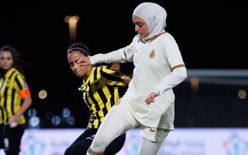 French Footballer Lina Boussaha Pioneers Move to Saudi Women's League