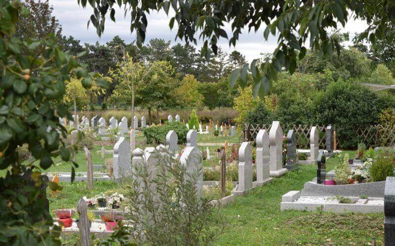 French Muslim Council Urges State Action on Cemetery Space Amid COVID-19 Crisis