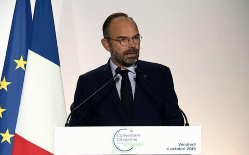 French Prime Minister Defends Veil-Wearing on School Trips Amid Secularism Debate