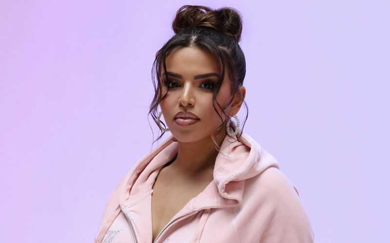 French Singer Imen Es Reveals Second Pregnancy During Paris Concert
