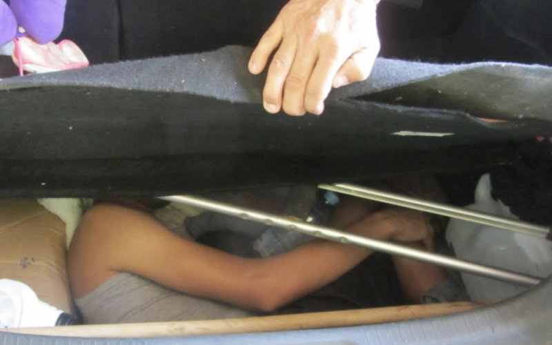 French Woman Arrested in Melilla for Smuggling Moroccan Man in Car Trunk