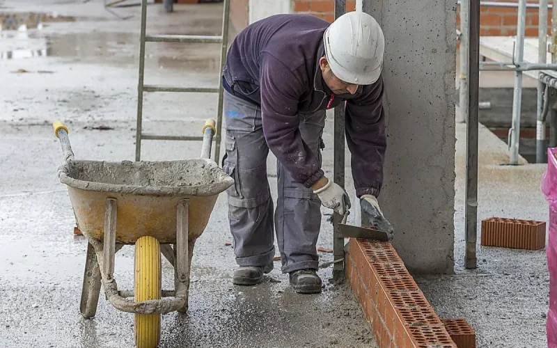 From locksmith to star mason in Spain: The Moroccan who earns 10,000 euros net per month