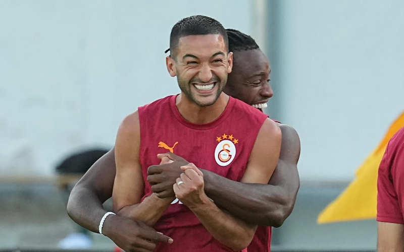 Galatasaray Coach Slams Ziyech and Zaha After 5-0 Super Cup Defeat