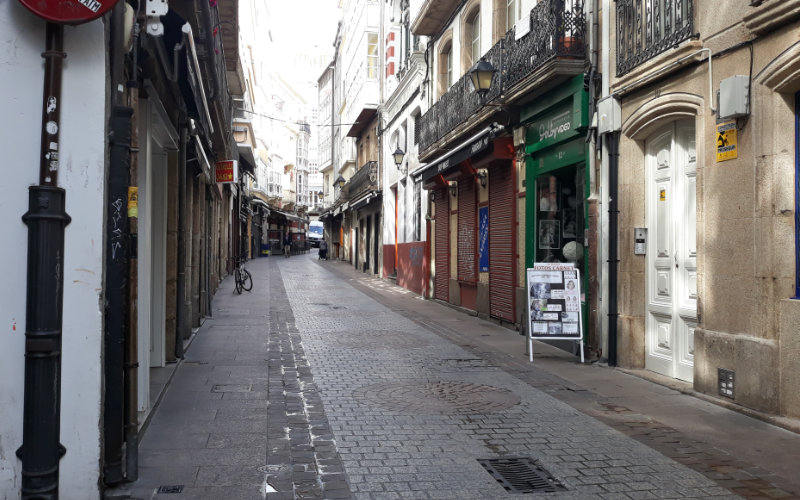 GPS Error Traps Moroccan Trucker in Narrow Spanish City Streets for Hours
