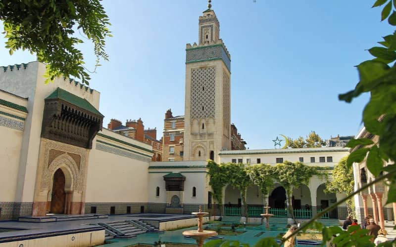 Great Mosque of Paris Launches Islamic Finance Course for Students and Professionals