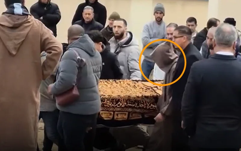 Hakim Ziyech, in tears and in a djellaba, buried his brother in Morocco