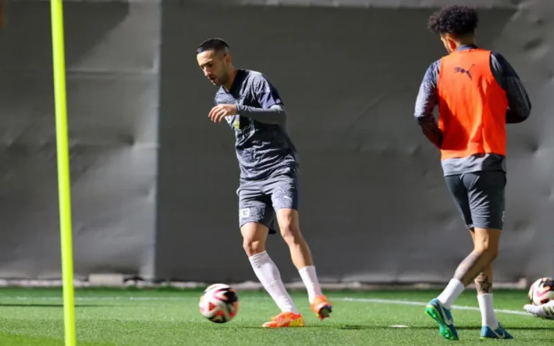 Hakim Ziyech's First Match a Success (Video)