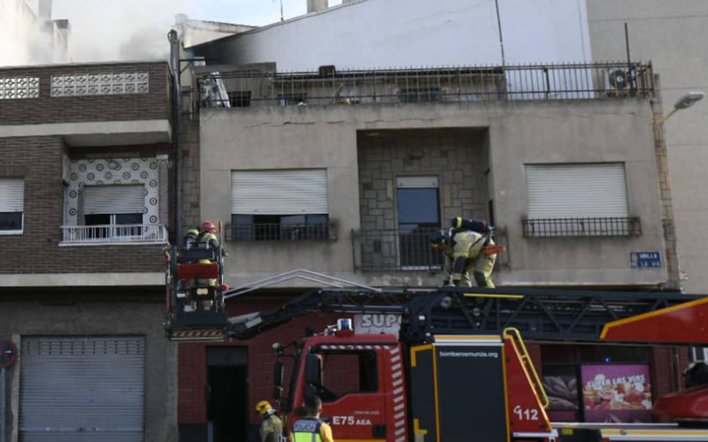 Heroic Moroccan Man Rescues Woman from Apartment Fire in Murcia, Spain