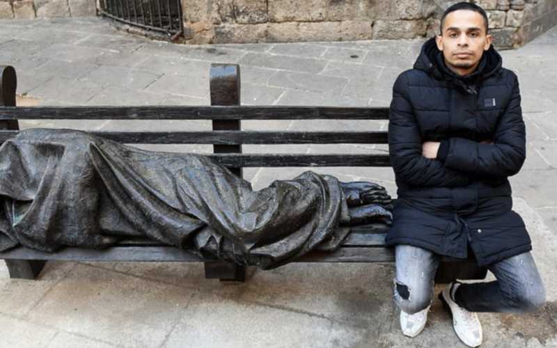 Homeless Cancer Patient Finds Refuge in Barcelona Church Amid Treatment