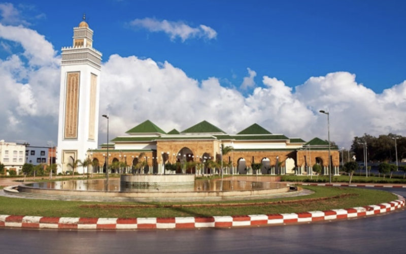 Imam and Muezzin Brawl Over Water Bottles in Moroccan Mosque During Ramadan