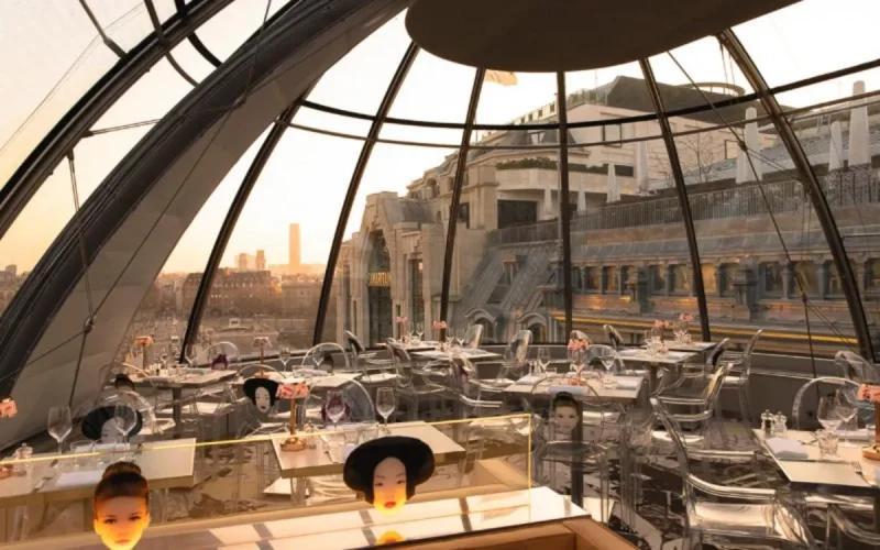 An Influencer Reveals Why She Was Turned Away from a Paris Restaurant