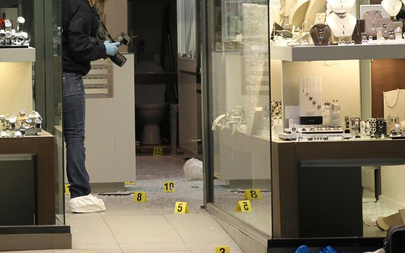 Jewelry Store Heist in Tangier: Two Suspects Arrested for Wall-Breach Burglary