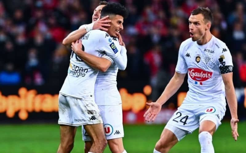 Leeds United Outbids Napoli with €25 Million Offer for World Cup Star Azzedine Ounahi