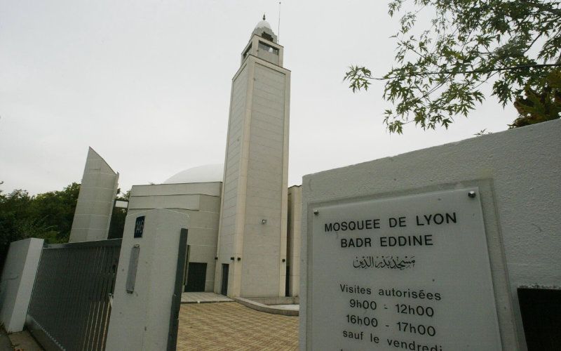 Lyon Imams Undergo Training on French Law and Secularism