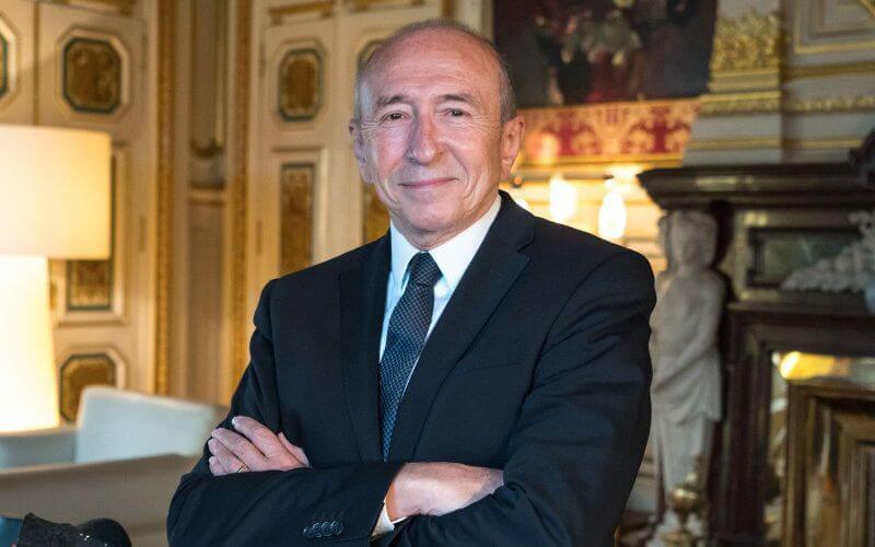 Lyon Mayor Opposes New Veil Laws, Advocates Education to Address Islamic Headscarf Issue