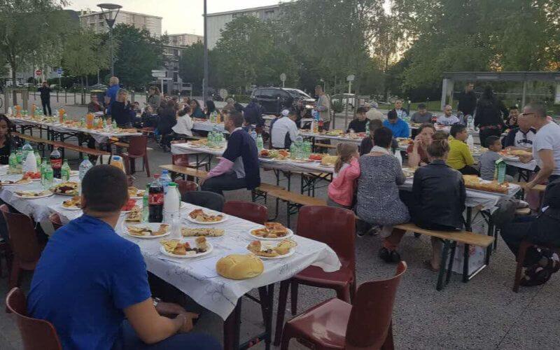 Macron: Ramadan Gatherings Banned in France Amid COVID-19 Lockdown