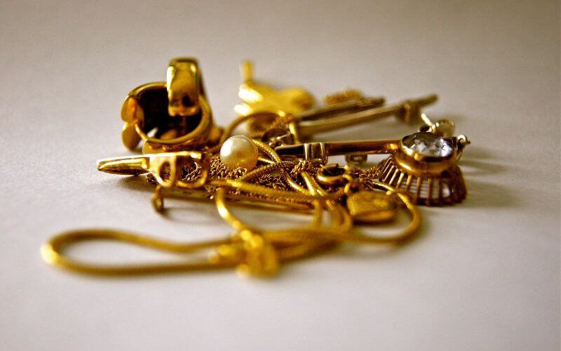 Maid Arrested in Casablanca for $20,000 Jewelry Heist from Employer's Bedroom
