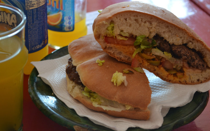 Marrakech Snack Bar Owner Sentenced to 4 Years for Deadly Food Poisoning