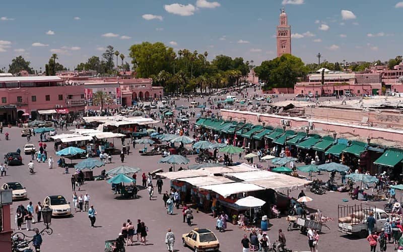Marrakech's Jemaa El Fna Square Hosts COVID-19 Awareness Campaign Amid Rising Cases