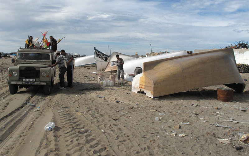 Massive Fire Destroys Dozens of Huts in Moroccan Fishing Village Near Dakhla