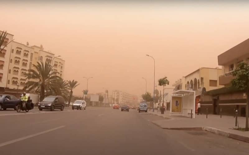 Massive Sandstorm Engulfs Casablanca, Disrupting Traffic and Daily Life