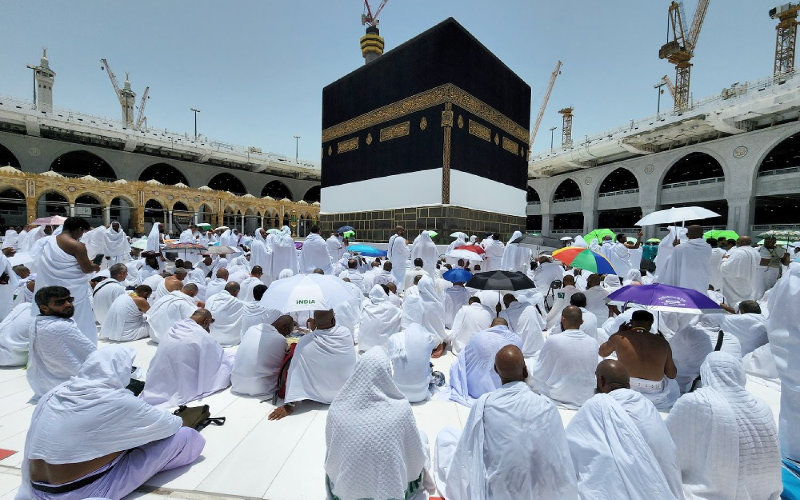 Meningitis Cases Prompt Health Alert for Mecca Pilgrims Returning to France