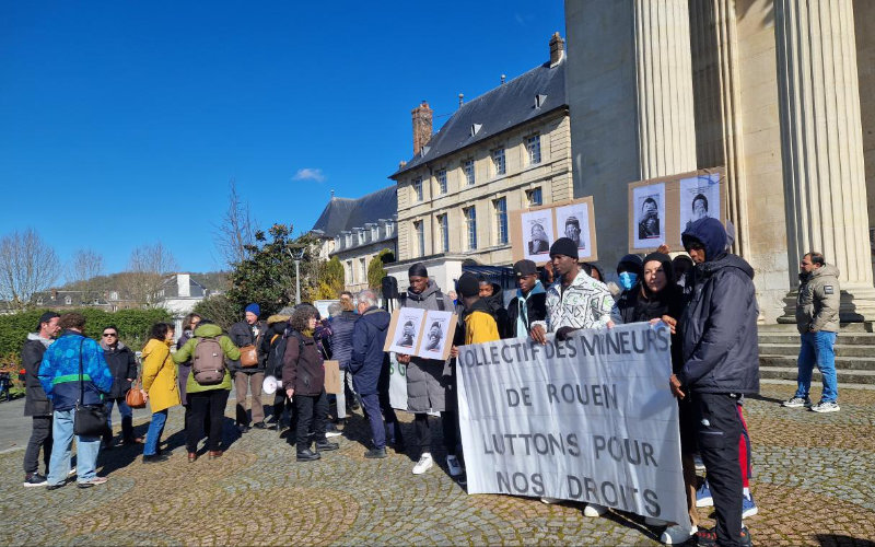 Migrant Advocates Protest 'Administrative Hurdles' at Rouen Prefecture