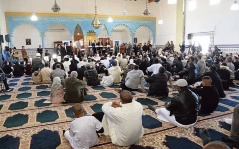 Montpellier Mosque Struggles with Ramadan Crowds, Considers Expansion