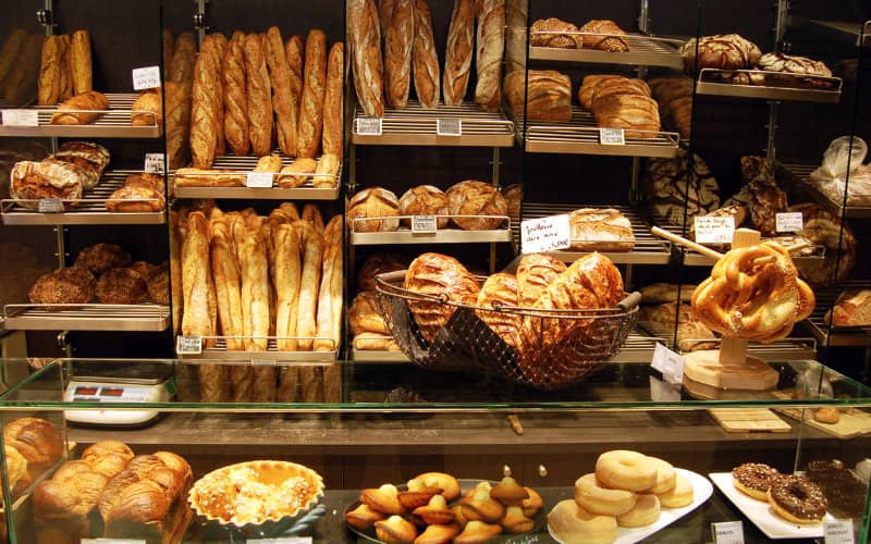 Moroccan Bakers' Federation Suspends Top Officials Amid Bread Price Controversy