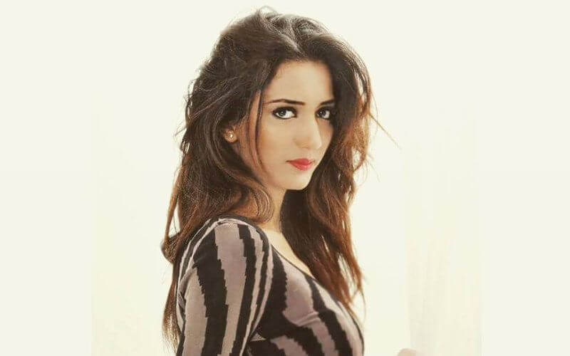 Moroccan Beauty Queen's Whirlwind Marriage Unravels on Social Media