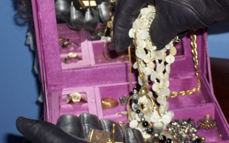 Moroccan Court Sentences 11 in Royal Jewelry Heist Case