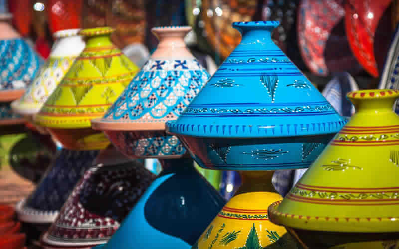 Moroccan Craft Exports Surge 9.3%, Led by Traditional Clothing and Pottery