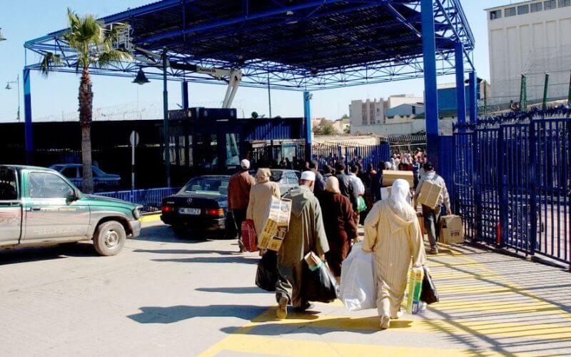Moroccan Customs Officer Brutally Attacked at Ceuta Border, Suspect Detained