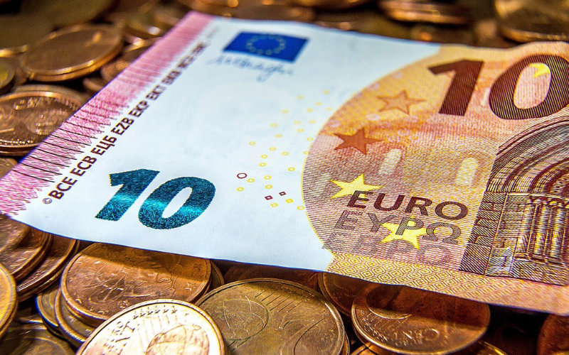 Moroccan Dirham Strengthens Against Euro and Dollar, Central Bank Reports