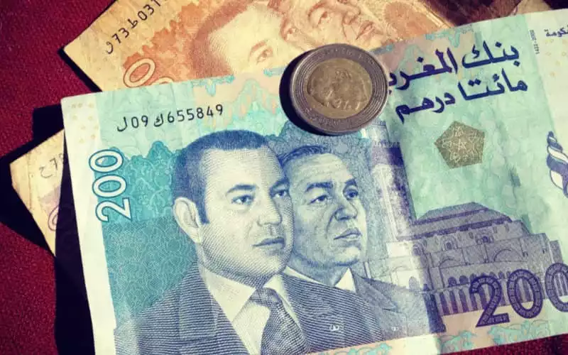 Moroccan Dirham Weakens Against Euro and Dollar, Reserves Dip