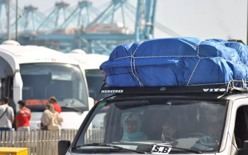 Moroccan Expats Face New Customs Rules for Permanent Return Home