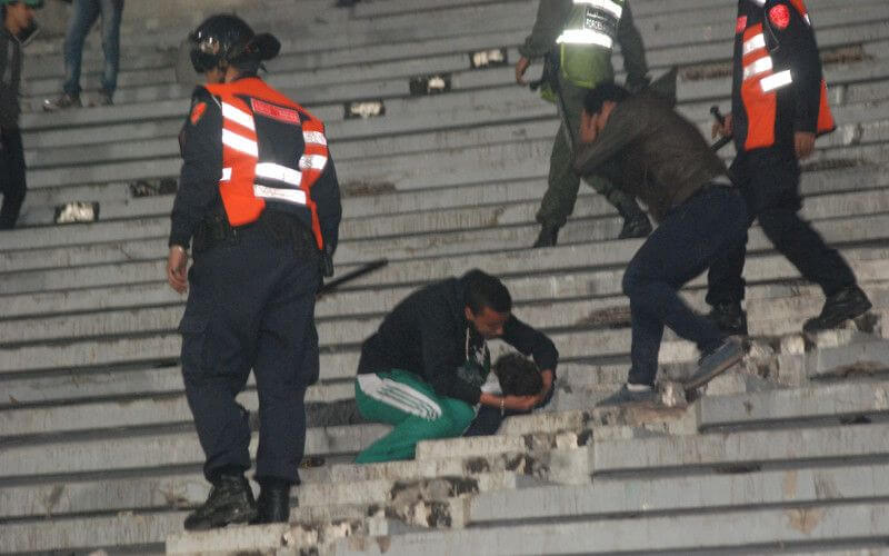 Moroccan Football Federation Issues Harsh Penalties to AS FAR and Raja After Match Violence