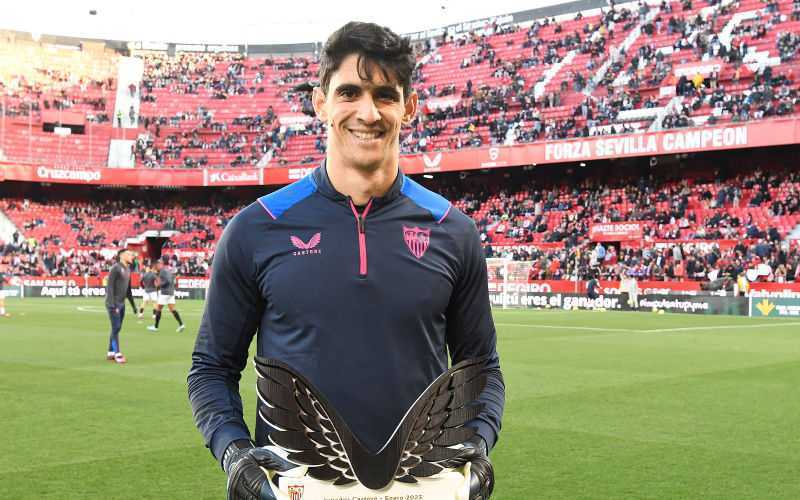 Moroccan Goalkeeper Yassine Bounou Named FC Sevilla's Player of the Month