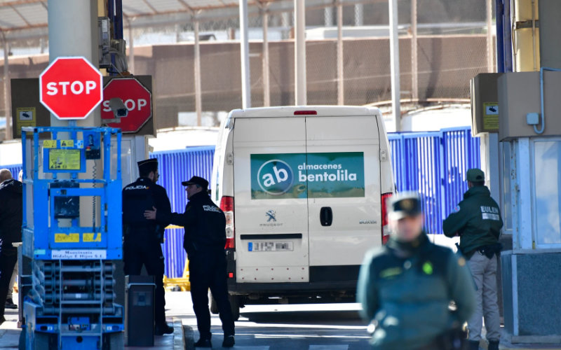 Moroccan Man Arrested in Ceuta for Alleged Attempt to Abandon Wife in Morocco