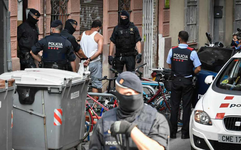 Moroccan Man Arrested Near Barcelona for Promoting Terrorism on Social Media
