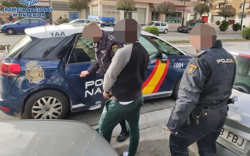 Moroccan Man Arrested for Threatening Staff at Valencia Migrant Center