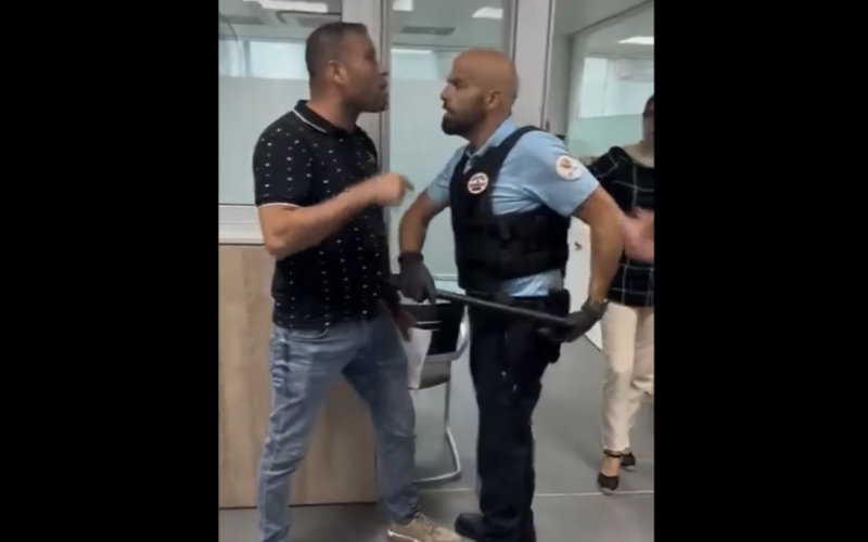 Moroccan Man Assaulted by Security Guard at Spanish Consulate While Retrieving Passport