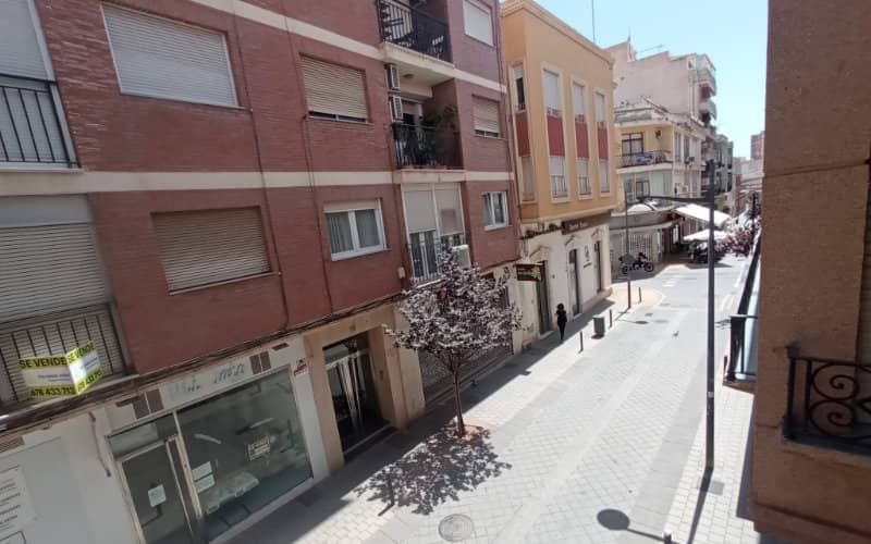Moroccan Man Denied Shared Housing in Spain Due to Nationality, Sparking Racism Concerns
