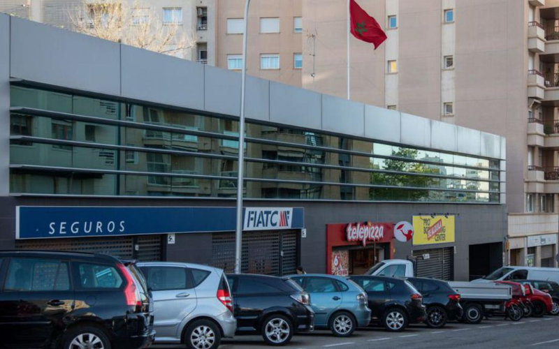 Moroccan Migrant Blocks Consulate in Palma After Asylum Request Denied