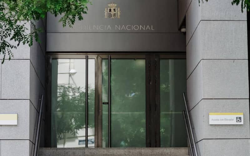 Moroccan Migrant Trafficking Suspect Seeks Asylum in Spain to Avoid Extradition