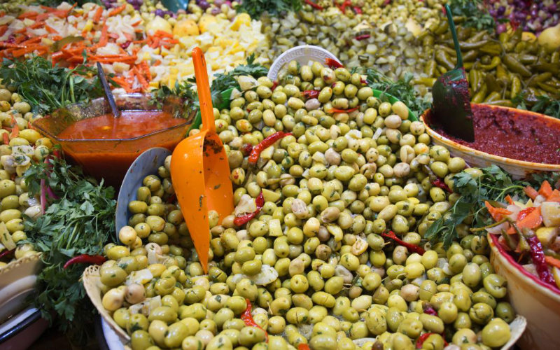Moroccan Olive Oil Prices Surge: Experts Predict Costs to Exceed 120 Dirhams per Liter